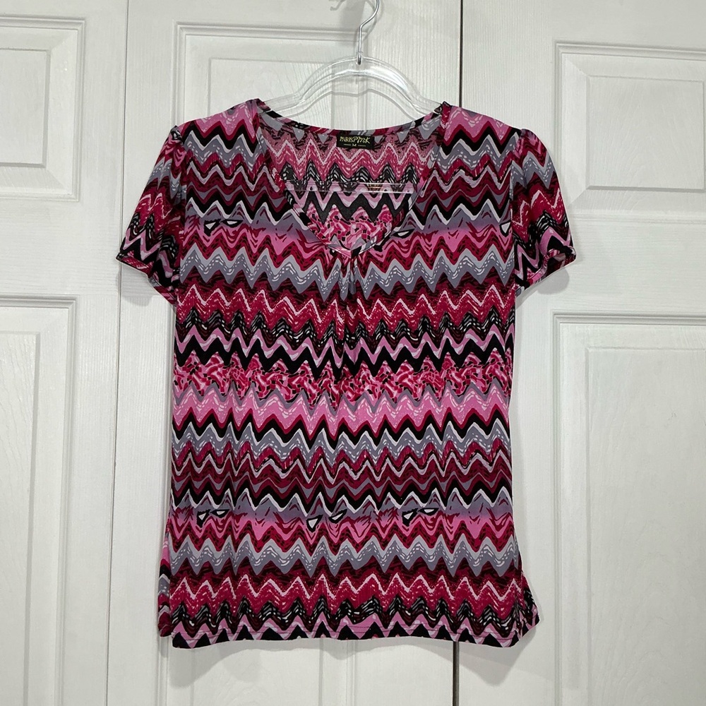 🖤 Paris Pink Short Sleeve. -neck Blouse - Medium
